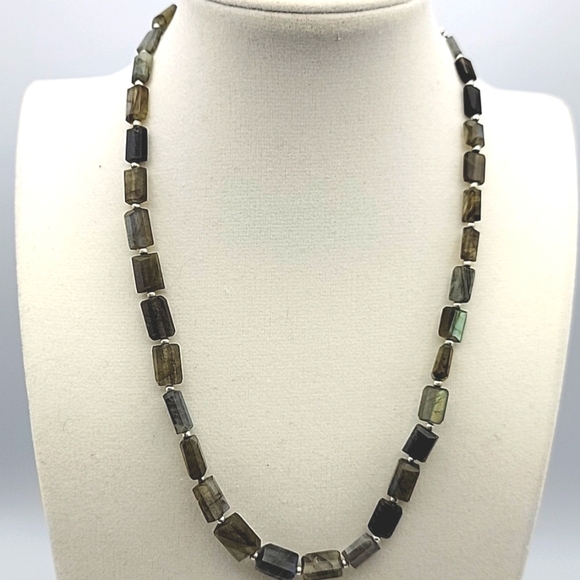 Natural Rainbow Fire Labradorite 8x6 to 11x8mm Faceted Nugget Beads Necklace 16" - Picture 3 of 9